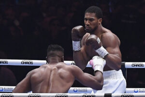 Congo star Martin Bakole challenges Nigerian-born boxer Anthony Joshua to an African showdown.
